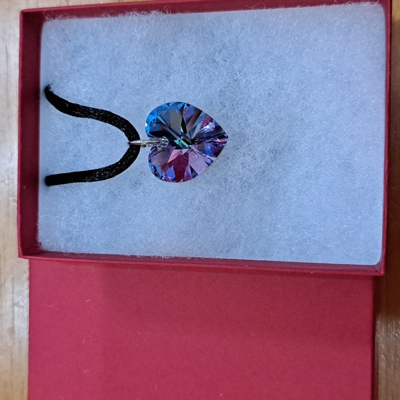 Tropical Orchid Crystal Heart Necklace - Picture 4 of 6